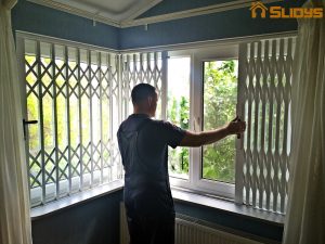 Read more about the article Установка решеток на окна в частном доме