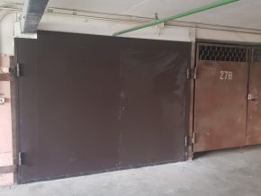 В подземном гараже, г. Москва В подземном гараже, г. Москва