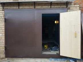 Хаммерайт, утепленные.  Балашиха, ул 40 лет победы Ворота с калиткой и утеплением отделанные вагонкой, хамерайт