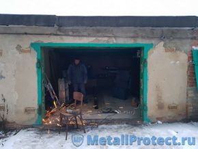 Срезаем старую коробку Демонтаж старой рамы ворот