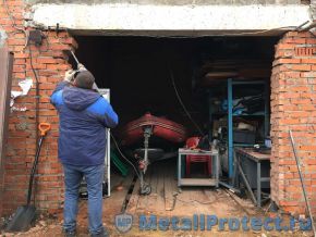 Перфоратор и болгарки - наши верные помощники в подъёме балки гаражных ворот В процессе установки новых ворот...