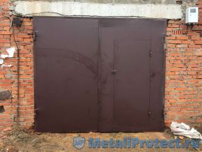 Новые ворота, увеличенной высоты. Осталось только пыль протереть. Купить коричневые ворота с правой калиткой